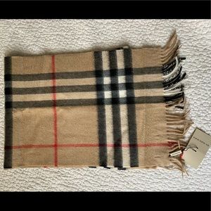 BURBERRY “The Classic Check Cashmere Scarf”